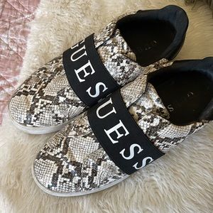 GUESS Connur Snakeskin Slip-On Sneakers size 8